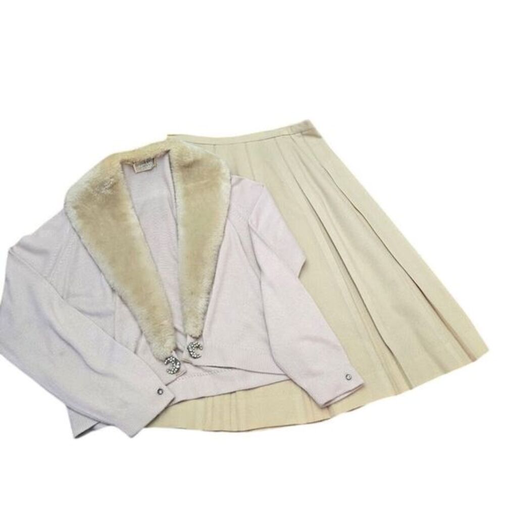 50's British Vogue Faux Fur Collar Sweater & High Waist‎ Wool Skirt